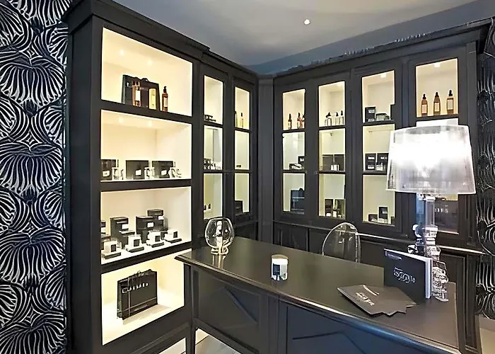 Serra-di-Ferro (Corsica) Hotels
