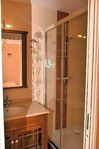 Antrain Hotels