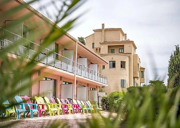 Le Trayas Hotels