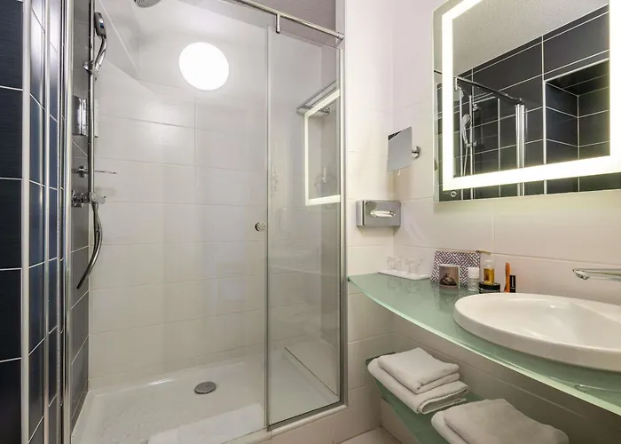 Best Lyon Hotels For Families with parking