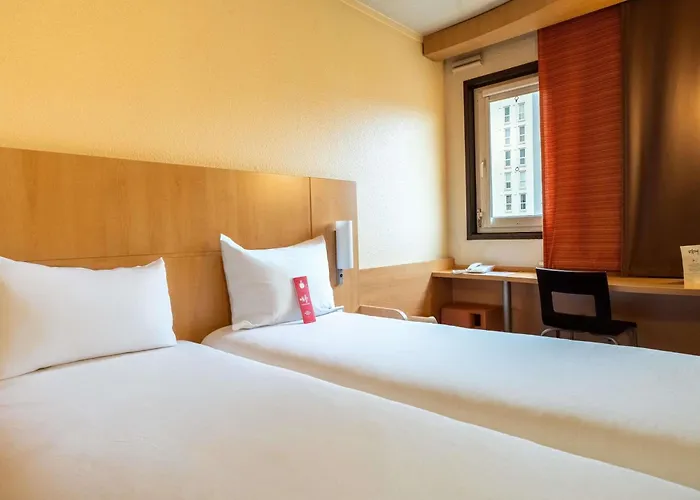 Hotel Ibis Paris Pont De Suresnes Longchamp
