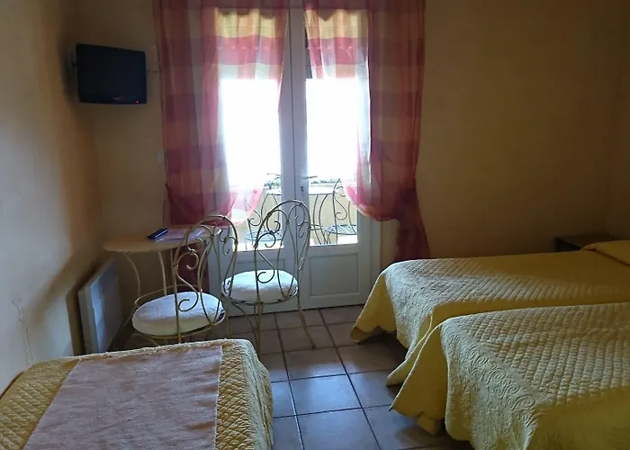 Bauduen Hotels