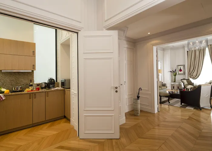 Majestic Apartments Champs Elysees Parijs