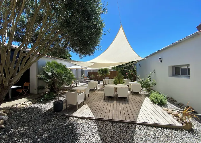 Ile d'Aix Hotels
