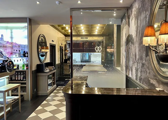 Albi Hotels