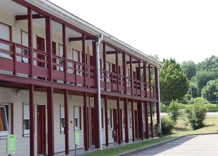 Villefontaine Hotels