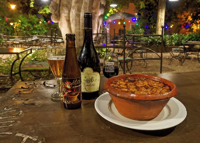 Caunes-Minervois Hotels