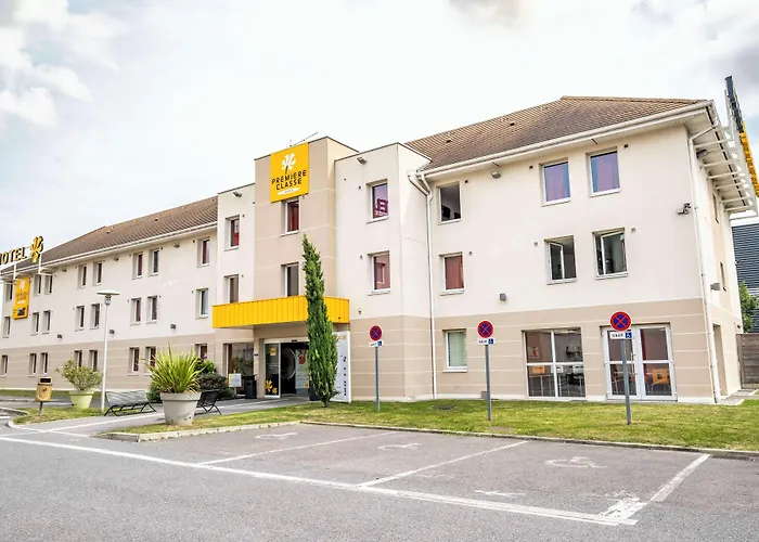 Le Mesnil-Amelot Hotels