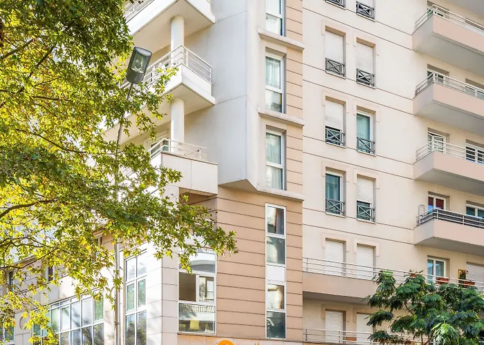 Aparthotel Adagio Access La Defense - Place Charras Courbevoie