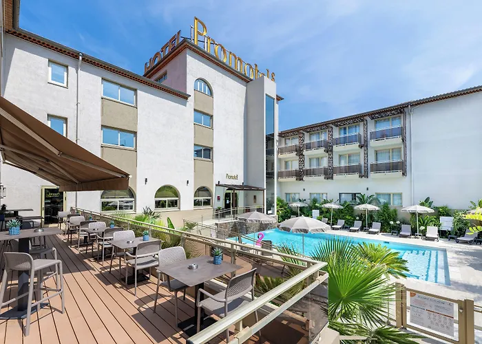 Carros Hotels
