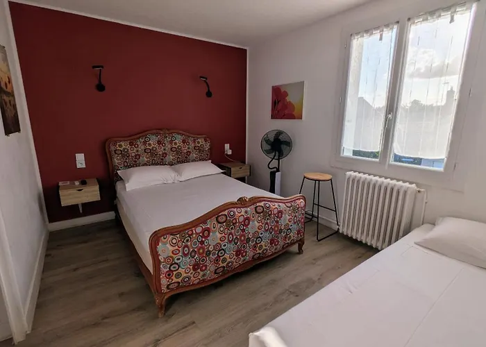 Couhe Hotels