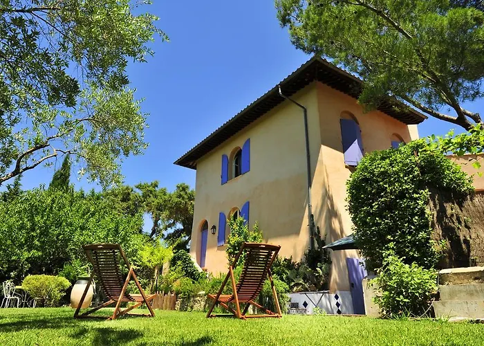 Le Mazet Des Mures Grimaud