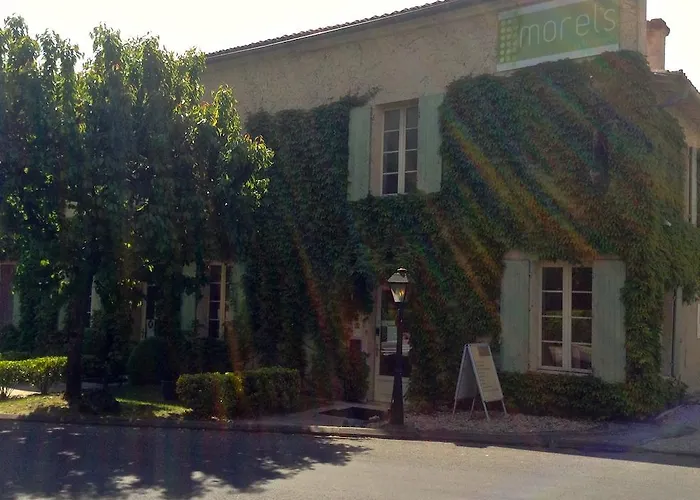 Hotels in Aubeterre-sur-Dronne