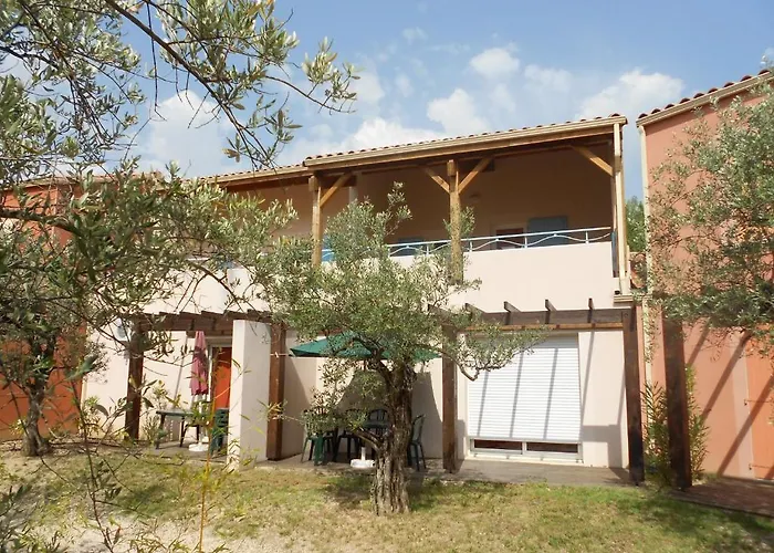 Lagrange Vacances Le Domaine De L'Oliveraie Nyons avec Piscine
