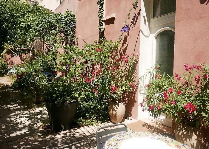 Hotel Jardin Vieux Port Panier Marseilles