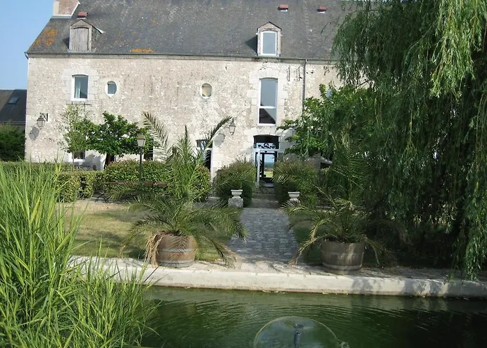 Hotels in Avaray
