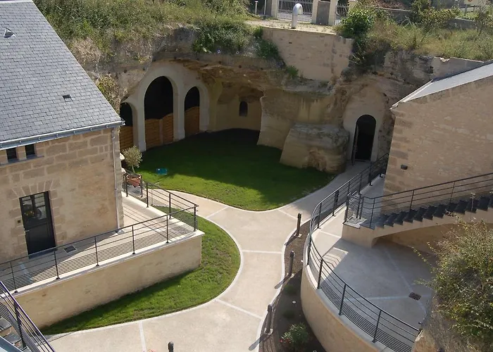 Hôtels à Louresse-Rochemenier