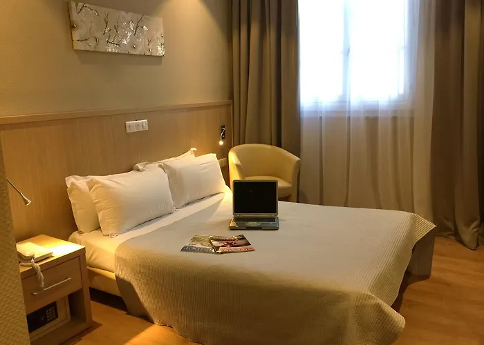 Hotel Ambassador, Completely Renovated Nice