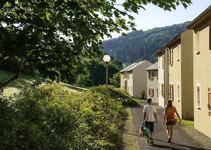 Résidence Le Village Goélia Saint-Geniez-dʼOlt
