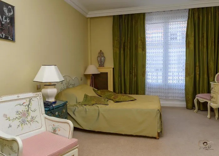 Hotel De La Cloche Sp Reims