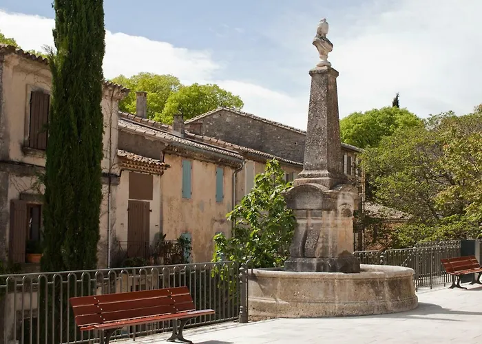 Eygalieres (Bouches-du-Rhone) Hotels