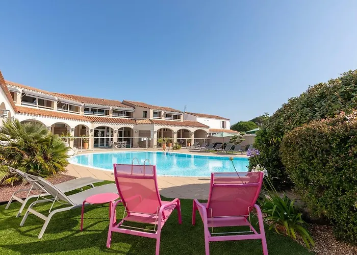 Hotel Restaurant Le Grand Large - Face A La Plage - Ile De Re Rivedoux-Plage