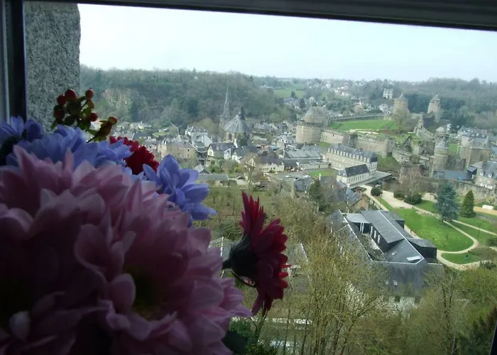 Hôtel particulier Le Mercier de Montigny -Une nuit sur les remparts- Fougères