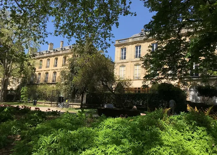 Privé Romance Au Coeur De Bordeaux / Jardin Public