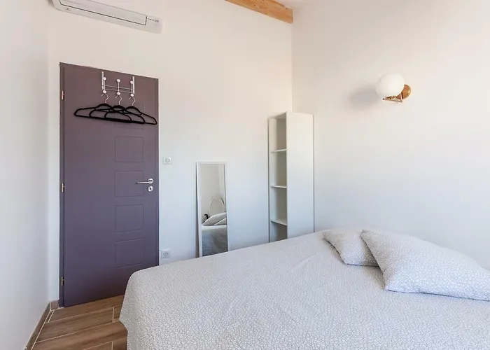 Alpinias Bed And Breakfast Marsiglia