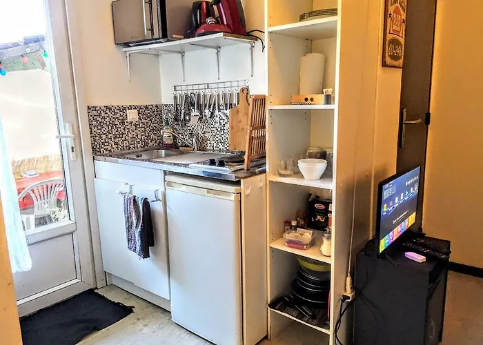 Mini Studio De 13 M2 Avec Terrasse 15 Mn Centre Nimes