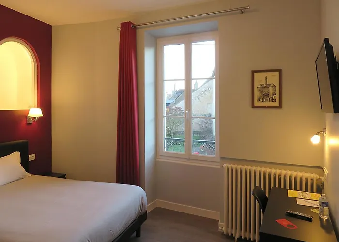 Hotels in Mehun-sur-Yevre